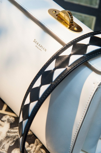Fotoservizio/SS 2019/WOMEN/PRESENTAZIONE/SERAPIAN/DP2/10