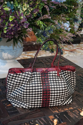 Fotoservizio/SS 2019/WOMEN/PRESENTAZIONE/SERAPIAN/DP2/61