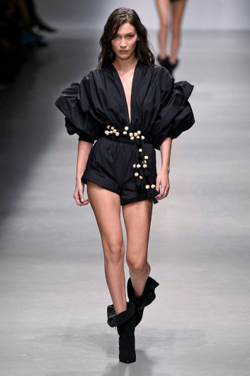 Fotoservizio/SS 2019/WOMEN/SFILATA/PHILOSOPHY DI LORENZO SERAFINI/DP2/0