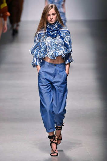 Fotoservizio/SS 2019/WOMEN/SFILATA/PHILOSOPHY DI LORENZO SERAFINI/DP2/11