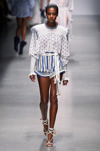Fotoservizio/SS 2019/WOMEN/SFILATA/PHILOSOPHY DI LORENZO SERAFINI/DP2/17