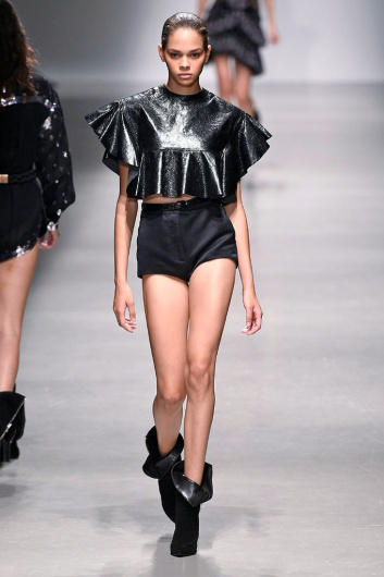Fotoservizio/SS 2019/WOMEN/SFILATA/PHILOSOPHY DI LORENZO SERAFINI/DP2/8