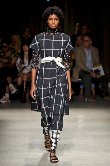 Fotoservizio/SS 2019/WOMEN/SFILATA/CIVIDINI/DP2/1