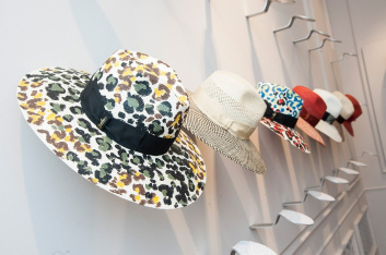 Fotoservizio/SS 2019/WOMEN/PRESENTAZIONE/BORSALINO/DP2/2