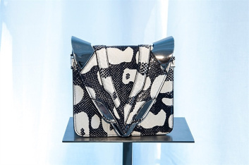 Fotoservizio/SS 2016/WOMEN/ELENA GHISELLINI/DP2/39