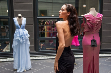 Fotoservizio/SS 2019/WOMEN/PRESENTAZIONE/RHEA COSTA/DP2/2