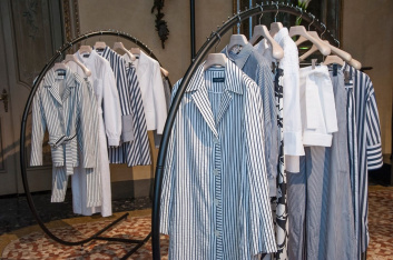 Fotoservizio/SS 2019/WOMEN/PRESENTAZIONE/PIAZZA SEMPIONE/DP2/28