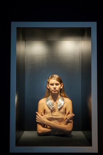 Fotoservizio/SS 2019/WOMEN/PRESENTAZIONE/GIANNI DE BENEDITTIS PER FUTUROREMOTO GIOIELLI/DP2/25