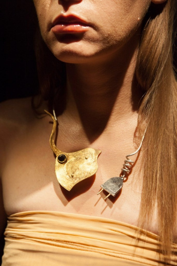 Fotoservizio/SS 2019/WOMEN/PRESENTAZIONE/GIANNI DE BENEDITTIS PER FUTUROREMOTO GIOIELLI/DP2/29