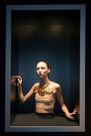 Fotoservizio/SS 2019/WOMEN/PRESENTAZIONE/GIANNI DE BENEDITTIS PER FUTUROREMOTO GIOIELLI/DP2/23