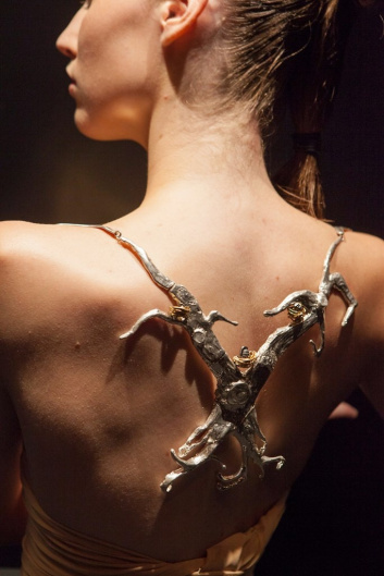 Fotoservizio/SS 2019/WOMEN/PRESENTAZIONE/GIANNI DE BENEDITTIS PER FUTUROREMOTO GIOIELLI/DP2/39