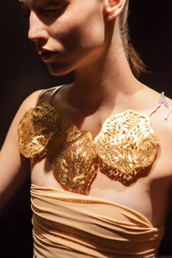 Fotoservizio/SS 2019/WOMEN/PRESENTAZIONE/GIANNI DE BENEDITTIS PER FUTUROREMOTO GIOIELLI/DP2/41