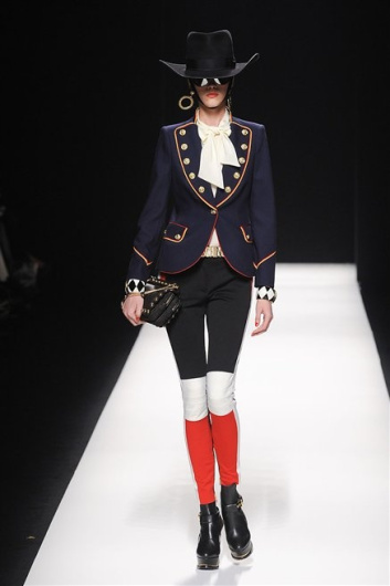 Fotoservizio/FW 2012-2013/WOMEN/MOSCHINO/10