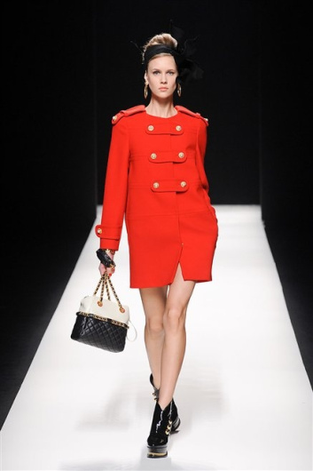 Fotoservizio/FW 2012-2013/WOMEN/MOSCHINO/13