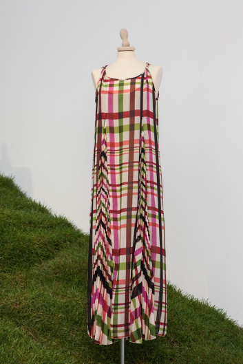 Fotoservizio/SS 2019/WOMEN/PRESENTAZIONE/SEVENTY/DP2/4