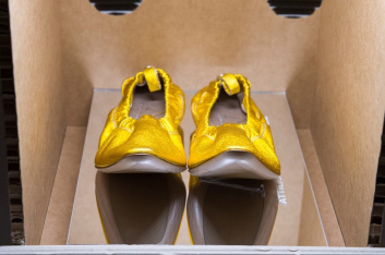 Fotoservizio/SS 2019/WOMEN/PRESENTAZIONE/AGL ATTILIO GIUSTI LEOMBRUNI/DP2/4