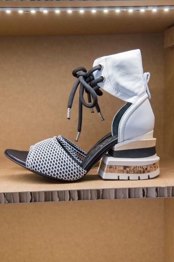Fotoservizio/SS 2019/WOMEN/PRESENTAZIONE/AGL ATTILIO GIUSTI LEOMBRUNI/DP2/44