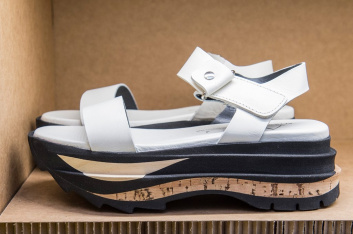 Fotoservizio/SS 2019/WOMEN/PRESENTAZIONE/AGL ATTILIO GIUSTI LEOMBRUNI/DP2/45