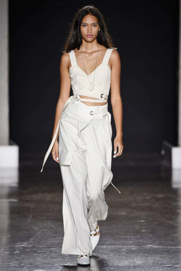Fotoservizio/SS 2019/WOMEN/SFILATA/UJOH/DP2/2