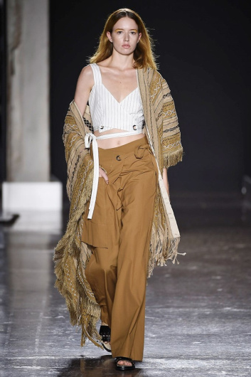 Fotoservizio/SS 2019/WOMEN/SFILATA/UJOH/DP2/4