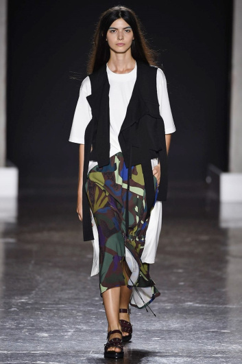 Fotoservizio/SS 2019/WOMEN/SFILATA/UJOH/DP2/18