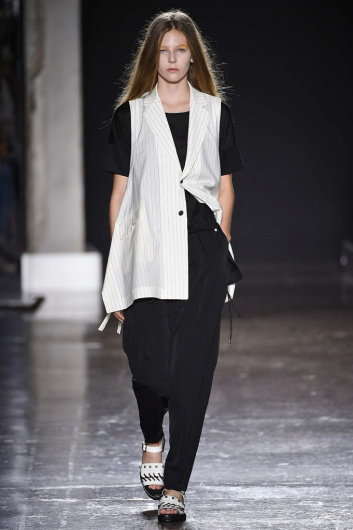 Fotoservizio/SS 2019/WOMEN/SFILATA/UJOH/DP2/20