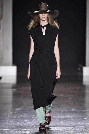 Fotoservizio/SS 2019/WOMEN/SFILATA/UJOH/DP2/33
