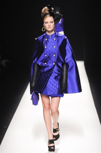 Fotoservizio/FW 2012-2013/WOMEN/MOSCHINO/18