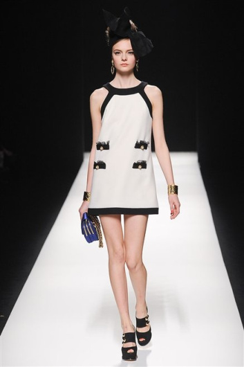 Fotoservizio/FW 2012-2013/WOMEN/MOSCHINO/20