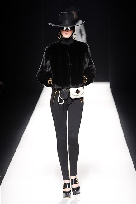 Fotoservizio/FW 2012-2013/WOMEN/MOSCHINO/22