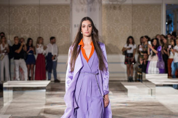 Fotoservizio/SS 2019/WOMEN/PRESENTAZIONE/BEATRICE B/DP2/4