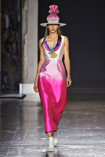 Fotoservizio/SS 2019/WOMEN/SFILATA/ULTRÀCHIC/DP2/2