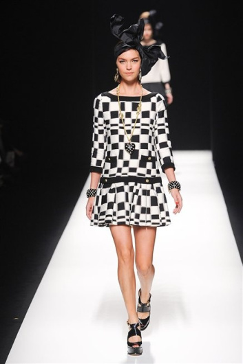 Fotoservizio/FW 2012-2013/WOMEN/MOSCHINO/25