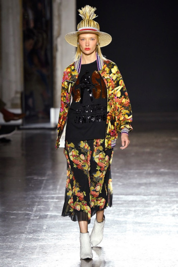 Fotoservizio/SS 2019/WOMEN/SFILATA/ULTRÀCHIC/DP2/2