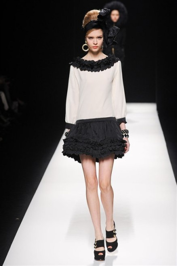 Fotoservizio/FW 2012-2013/WOMEN/MOSCHINO/26