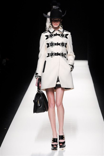 Fotoservizio/FW 2012-2013/WOMEN/MOSCHINO/28