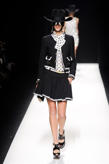 Fotoservizio/FW 2012-2013/WOMEN/MOSCHINO/32