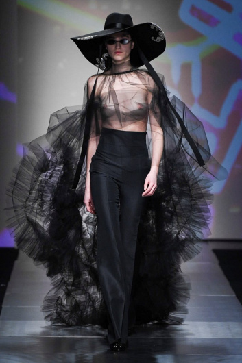 Fotoservizio/FW 19-20/MEN/SFILATA/FRANKIE MORELLO/DP2/18