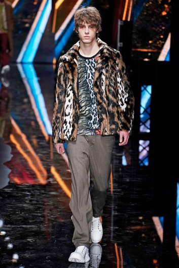 Fotoservizio/FW 19-20/MEN/SFILATA/NEIL BARRETT/DP2/1