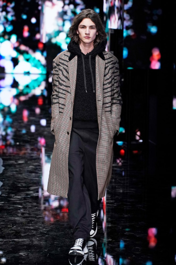 Fotoservizio/FW 19-20/MEN/SFILATA/NEIL BARRETT/DP2/4