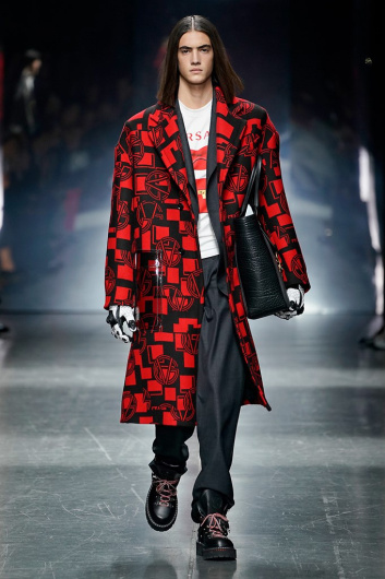 Fotoservizio/FW 19-20/MEN/SFILATA/VERSACE/DP2/1