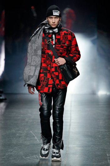 Fotoservizio/FW 19-20/MEN/SFILATA/VERSACE/DP2/2