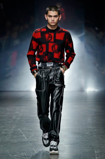 Fotoservizio/FW 19-20/MEN/SFILATA/VERSACE/DP2/3