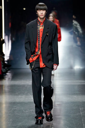 Fotoservizio/FW 19-20/MEN/SFILATA/VERSACE/DP2/0
