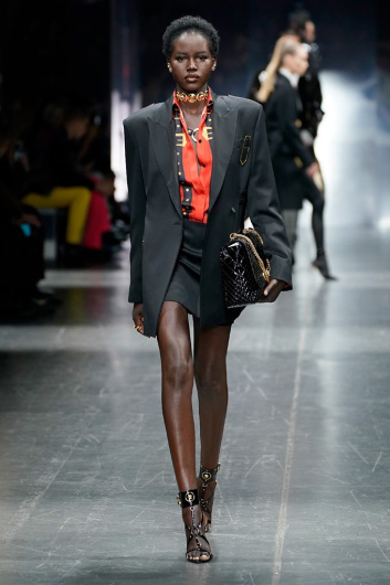 Fotoservizio/FW 19-20/MEN/SFILATA/VERSACE/DP2/2