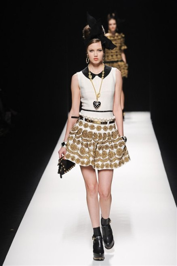Fotoservizio/FW 2012-2013/WOMEN/MOSCHINO/35