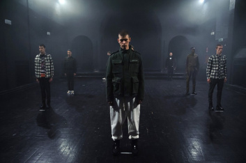 Fotoservizio/FW 19-20/MEN/PRESENTAZIONE/IH NOM UH NIT/DP2/1