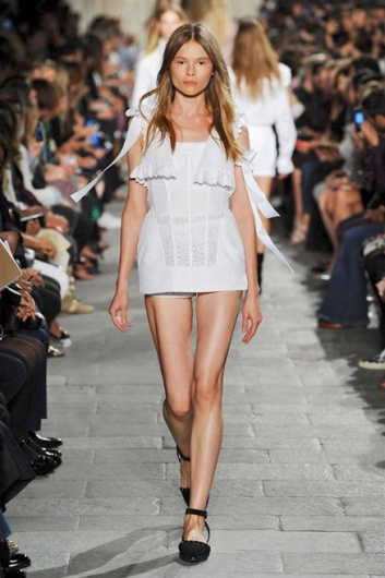 Fotoservizio/SS 2016/WOMEN/PHILOSOPHY DI LORENZO SERAFINI/DP1/8