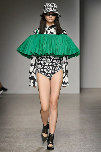 Fotoservizio/SS 2019/WOMEN/SFILATA/ANNAKIKI/DP2/2