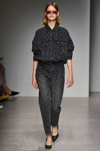 Fotoservizio/SS 2019/WOMEN/SFILATA/ANNAKIKI/DP2/26